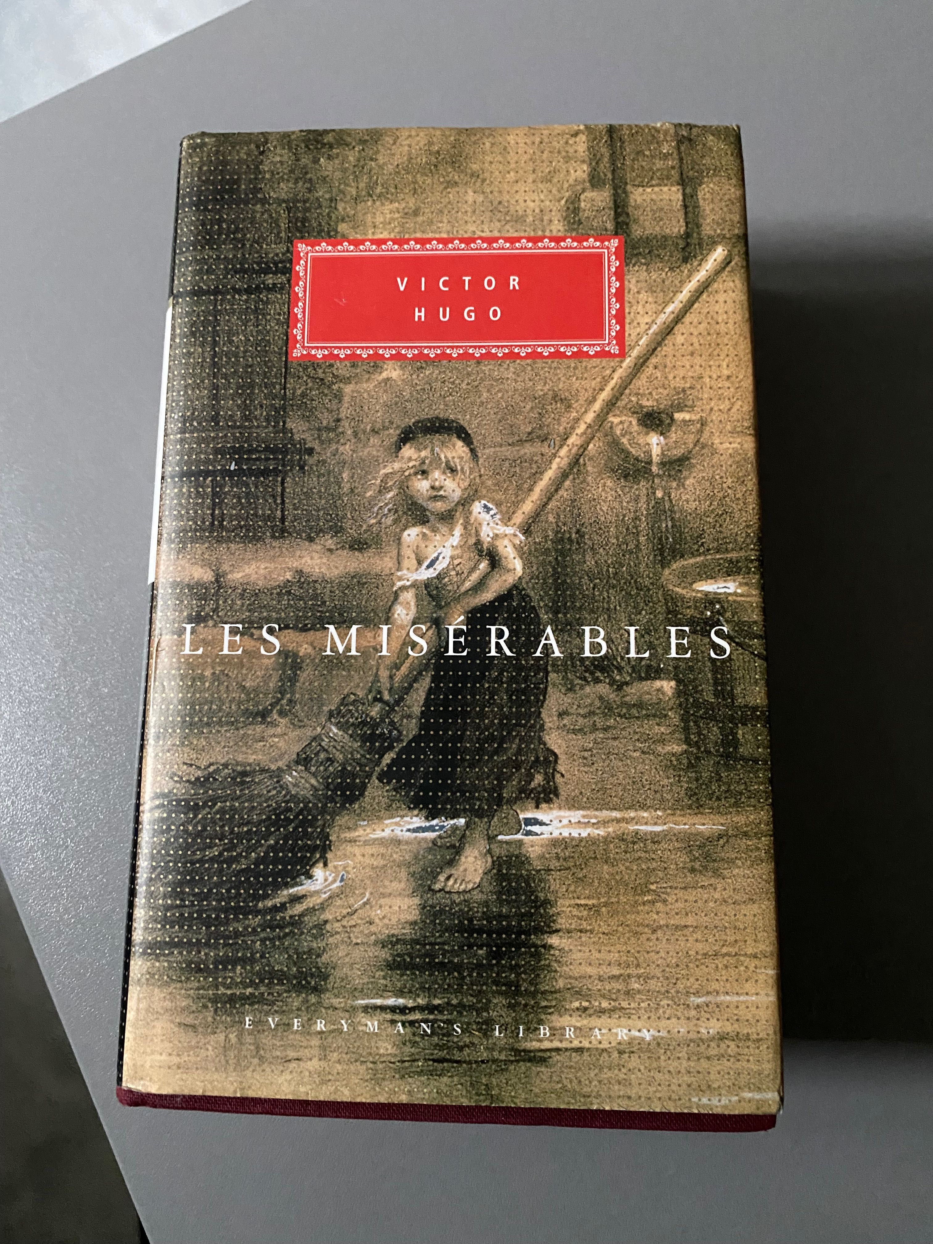 На англійський мові Les Misérables Victor Hugo нова