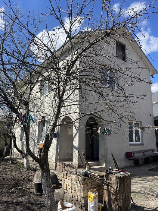 Продається домогосподарство в центральній частині м.Тернополя.