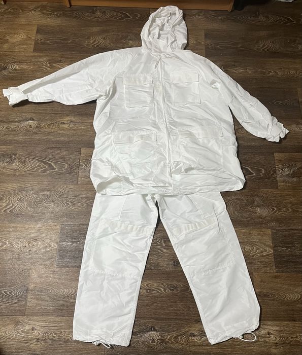 Зимовий маскувальний костюм