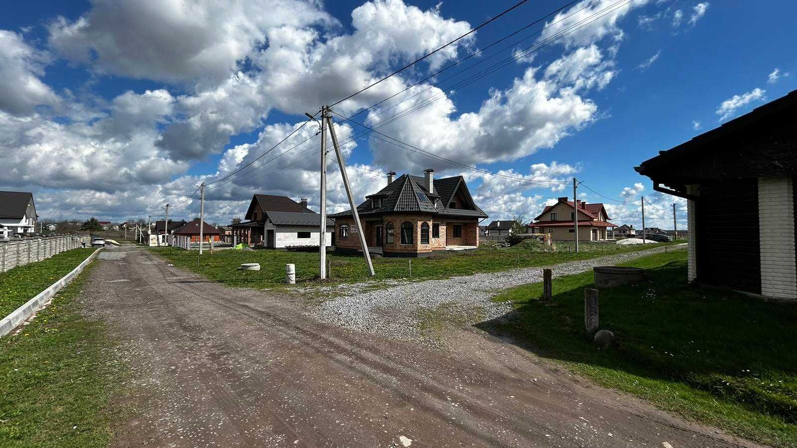 Терміновий продаж будинку 175 кв.м, 10 сотих, с.Ременів. 105000$