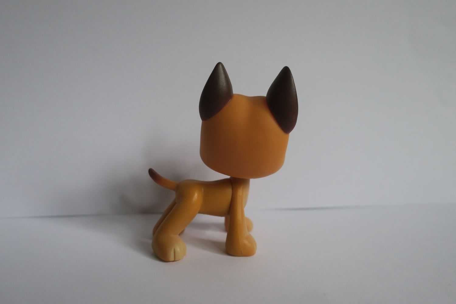 Figurka rudy dog niemiecki Littlest Pet Shop LPS