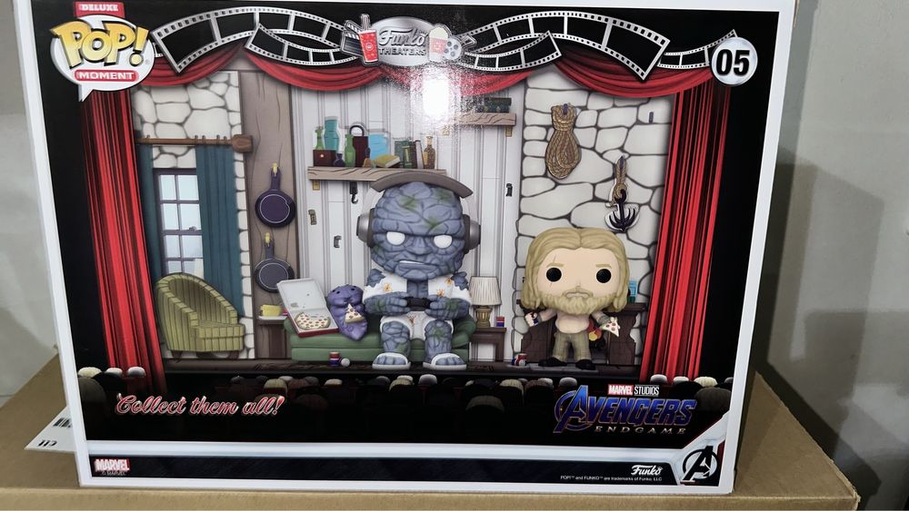 Funko pop moment deluxe avengers thor house miek korg 05