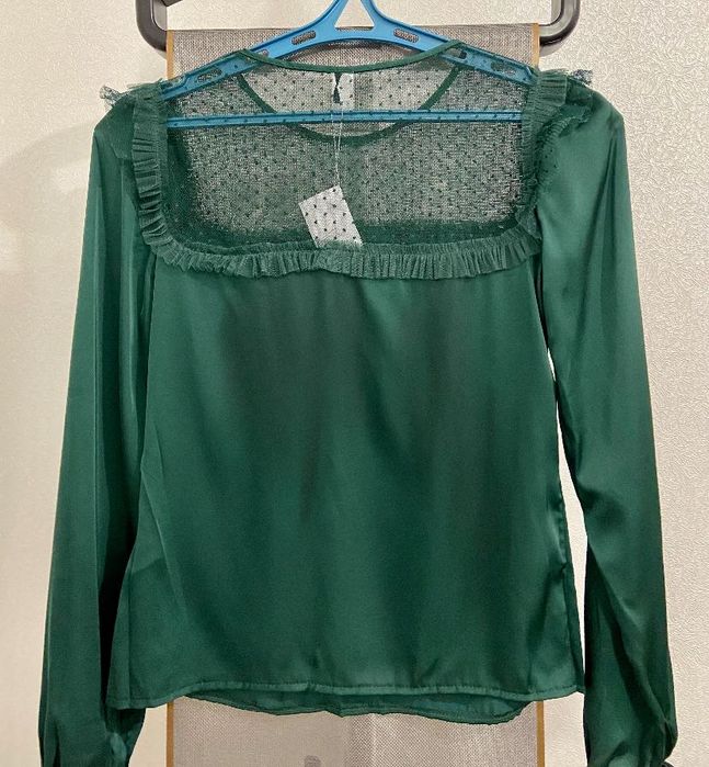 Стильна легка смарагдова 42 розмір