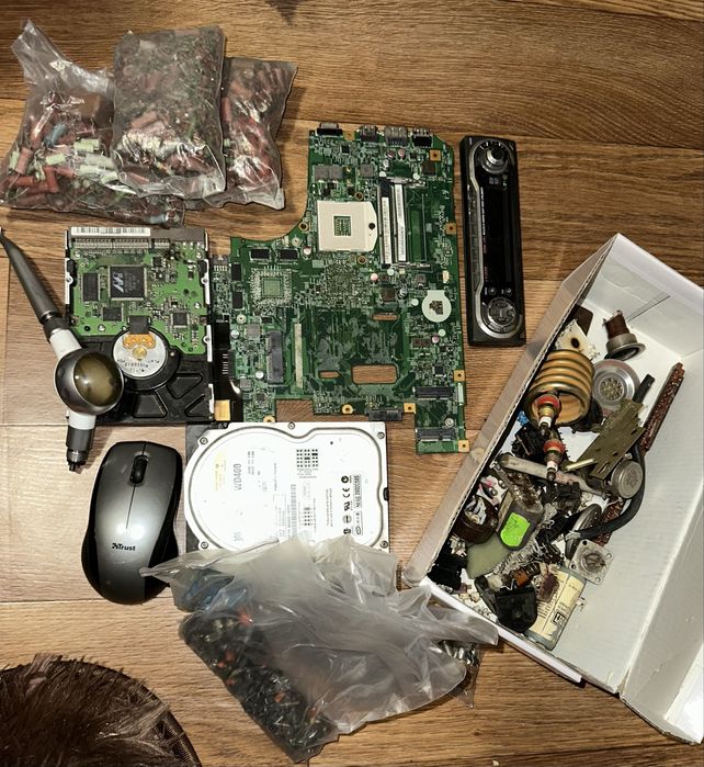 Різні радиодеталі