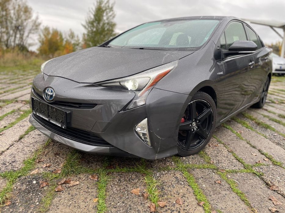Toyota Prius hybrid * 2017 rok * LED * import *