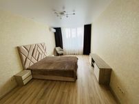 Довгострокова оренда квартири в сучасній новобудові - центр міста.