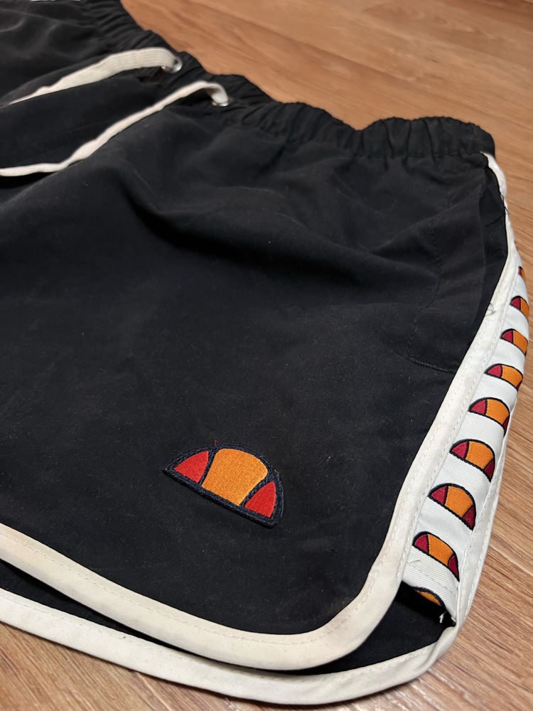Жіночі шорти ellesse розмір М для тренувань в залі