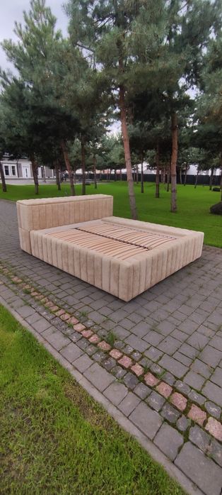 Продам двоспальне ліжко