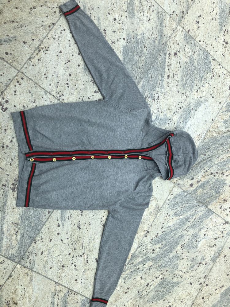 Sweter z motywem kolorystycznym jak gucci s m bizuu chaos