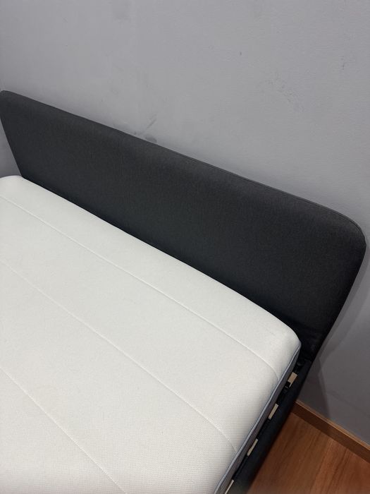 Cama e colchão IKEA