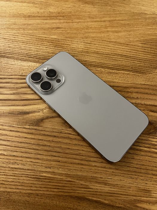 iPhone 15 Pro Max • 256GB (Light Gray)