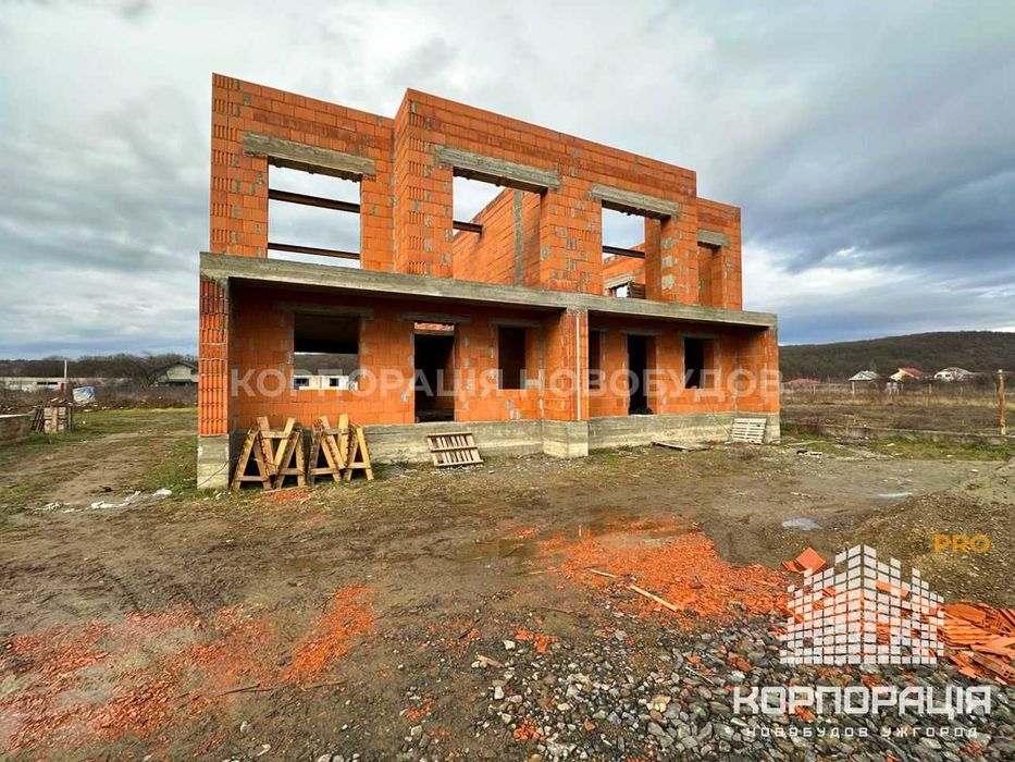 Продаж котеджу з великою ділянкою,3 спальні, поруч ріка, ліс, краєвиди
