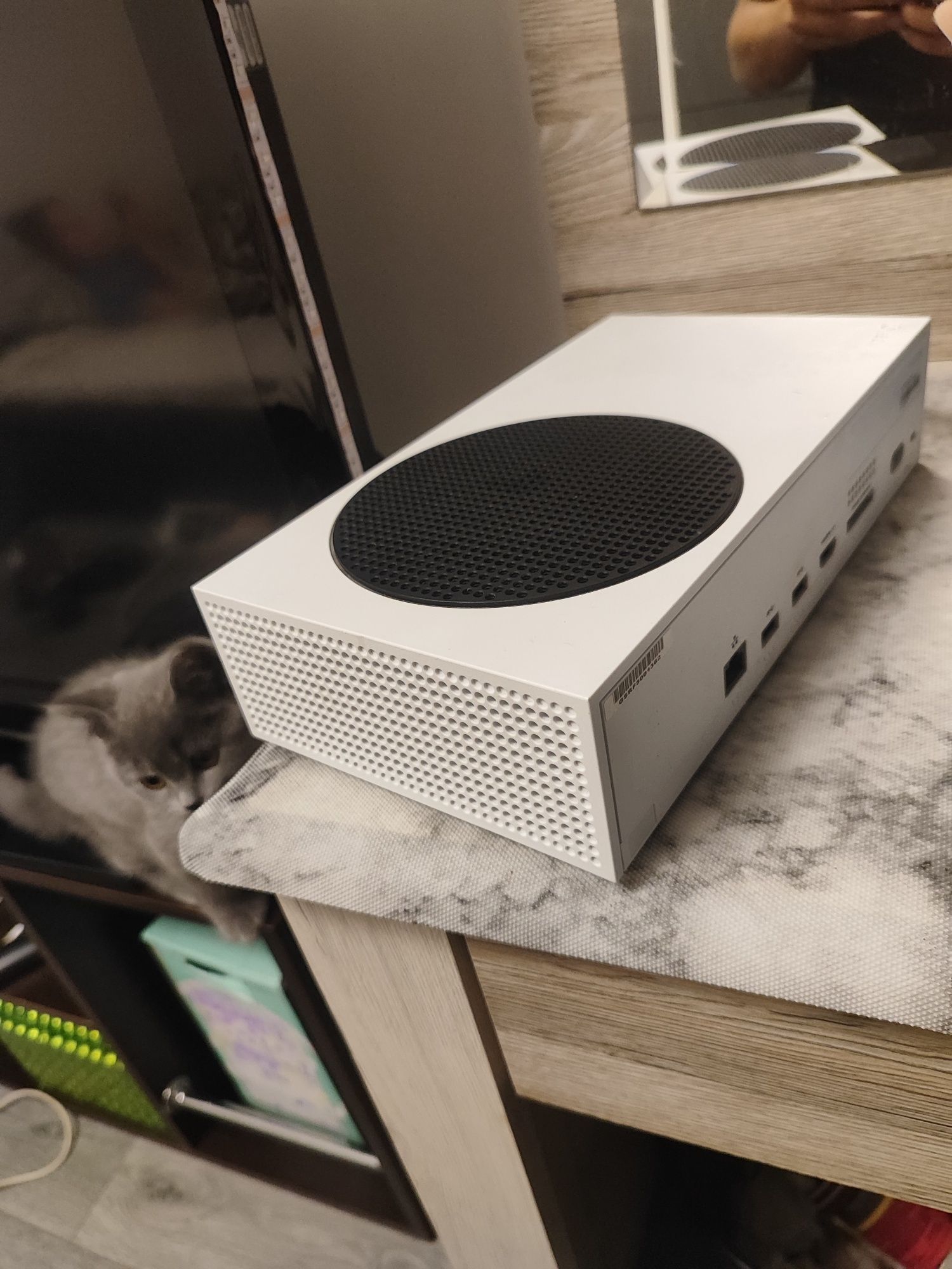 Xbox series S + 2 джойстика + зарядна станція