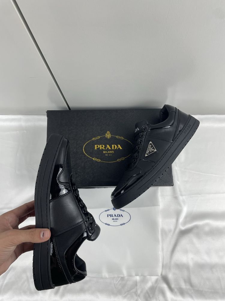 Prada Downtown Black tamanho 42