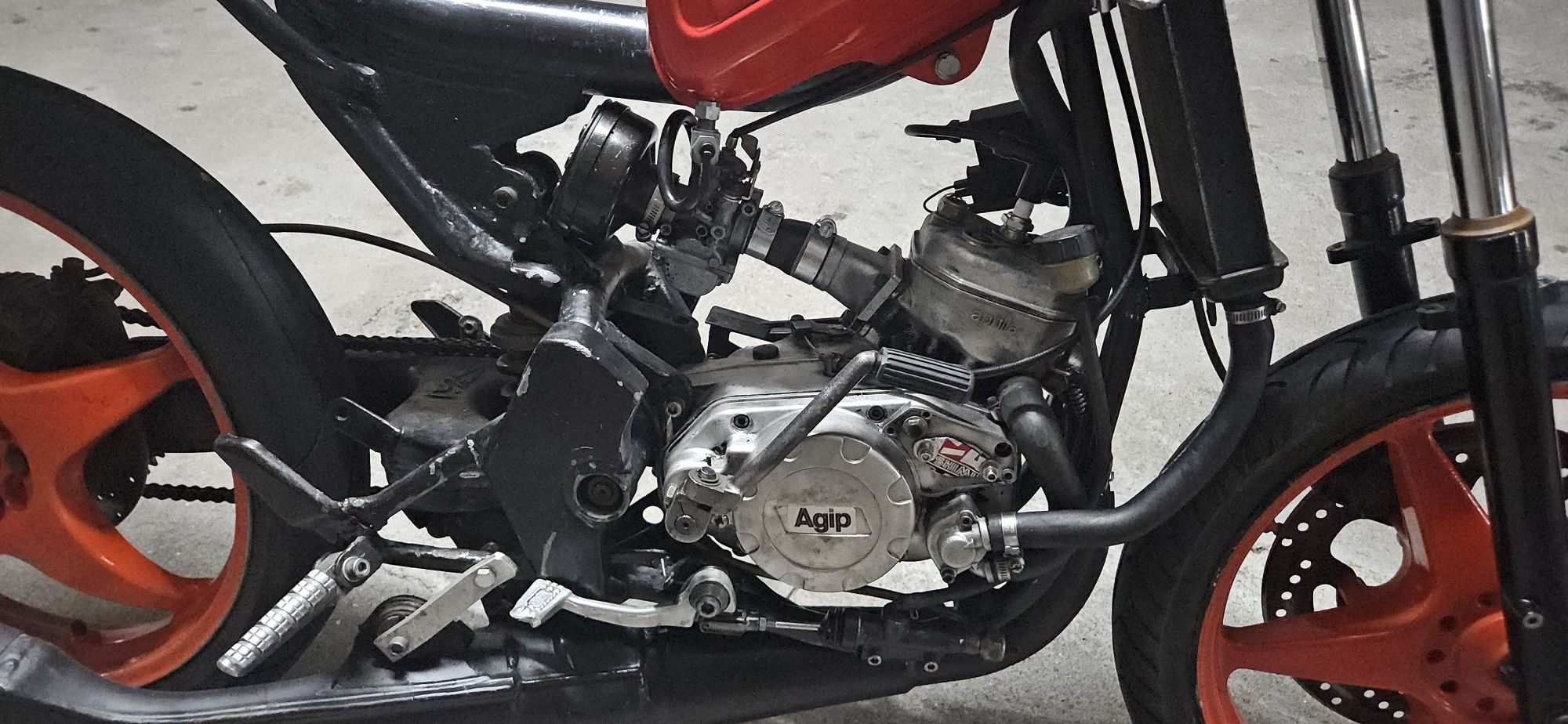 Casal boss 2v com motor aprilia