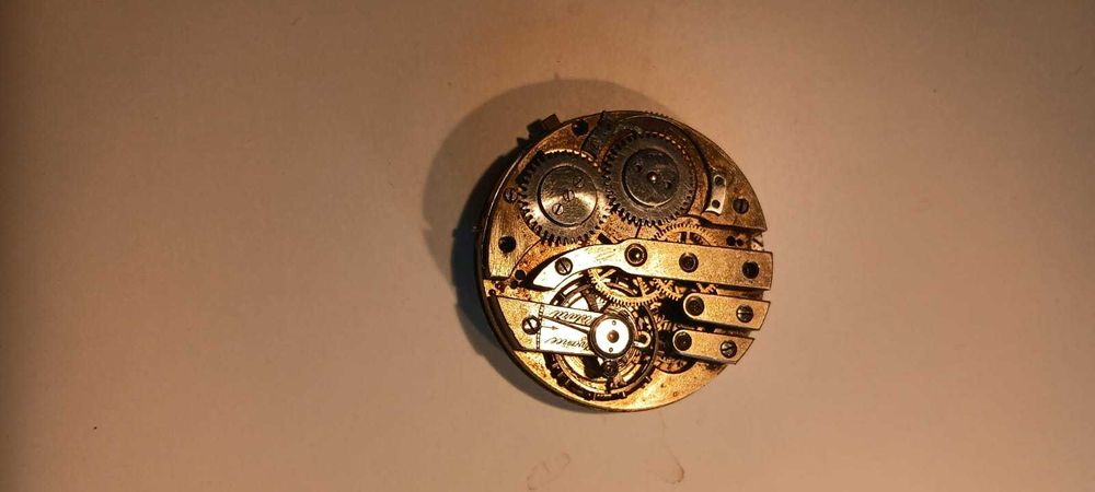Mechanizm zegarka kieszonkowego gruby