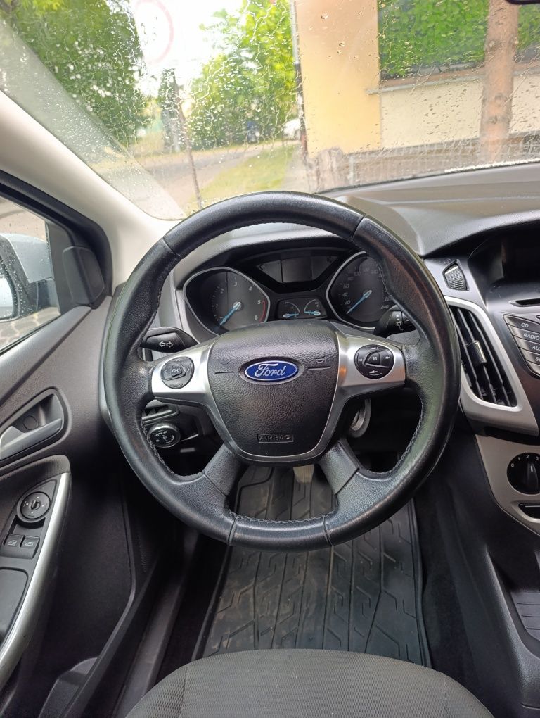 Ford Focus 2012 ROK 1.6, niskie spalanie dobrze utrzymany