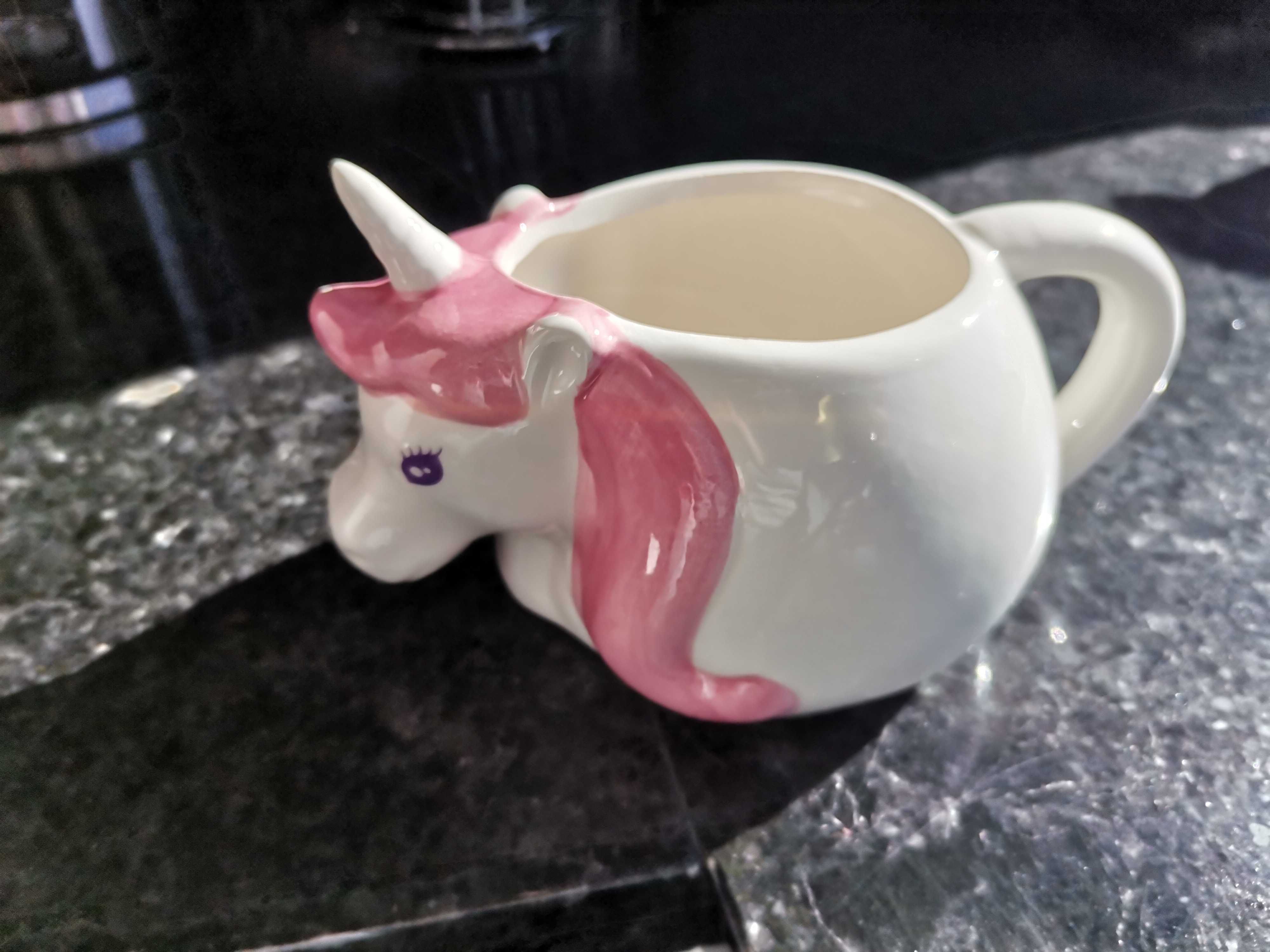 Caneca Taz e Unicornio