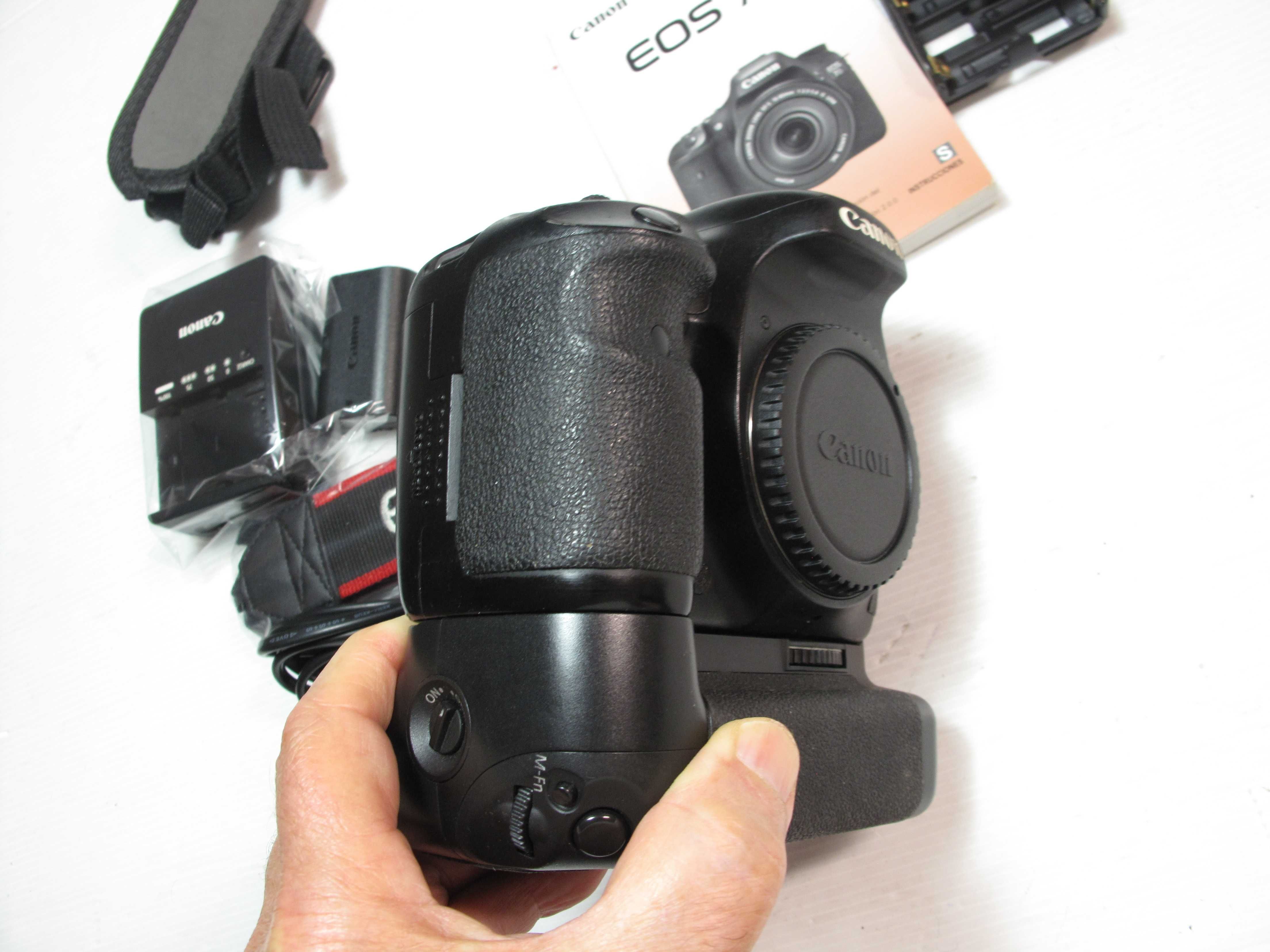 Canon 7D + Punho com ou sem lente só 39 mil disparos