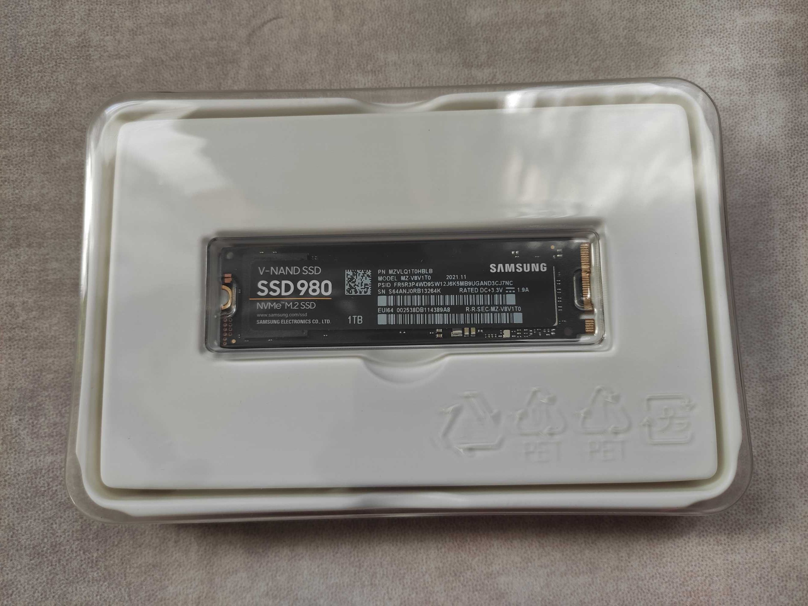 SSD диск Samsung 980 1 TB (MZ-V8V1T0BW)