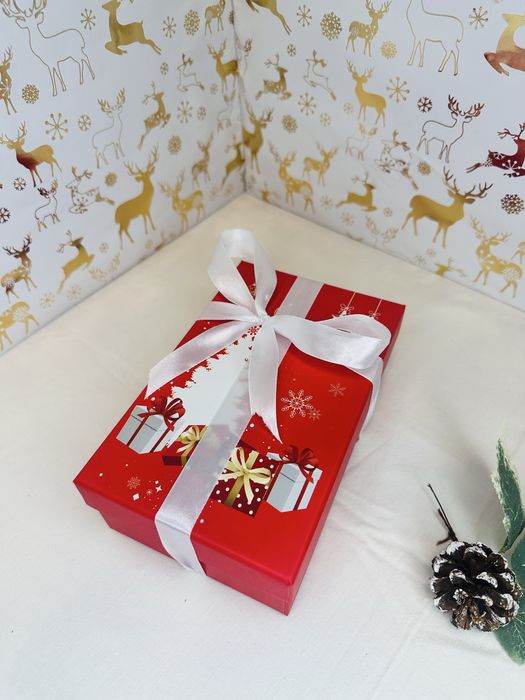 Подарункові Новорічні бокси/ СОЛОДКІ НАБОРИ KINDER ТА NUTELLA