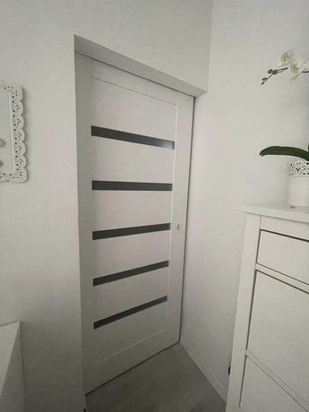 Drzwi przesuwne białe 80 cm