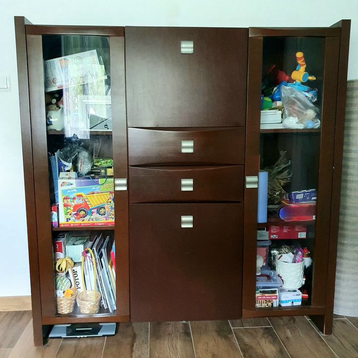 Drewniana  dębowa komoda z szufladamii