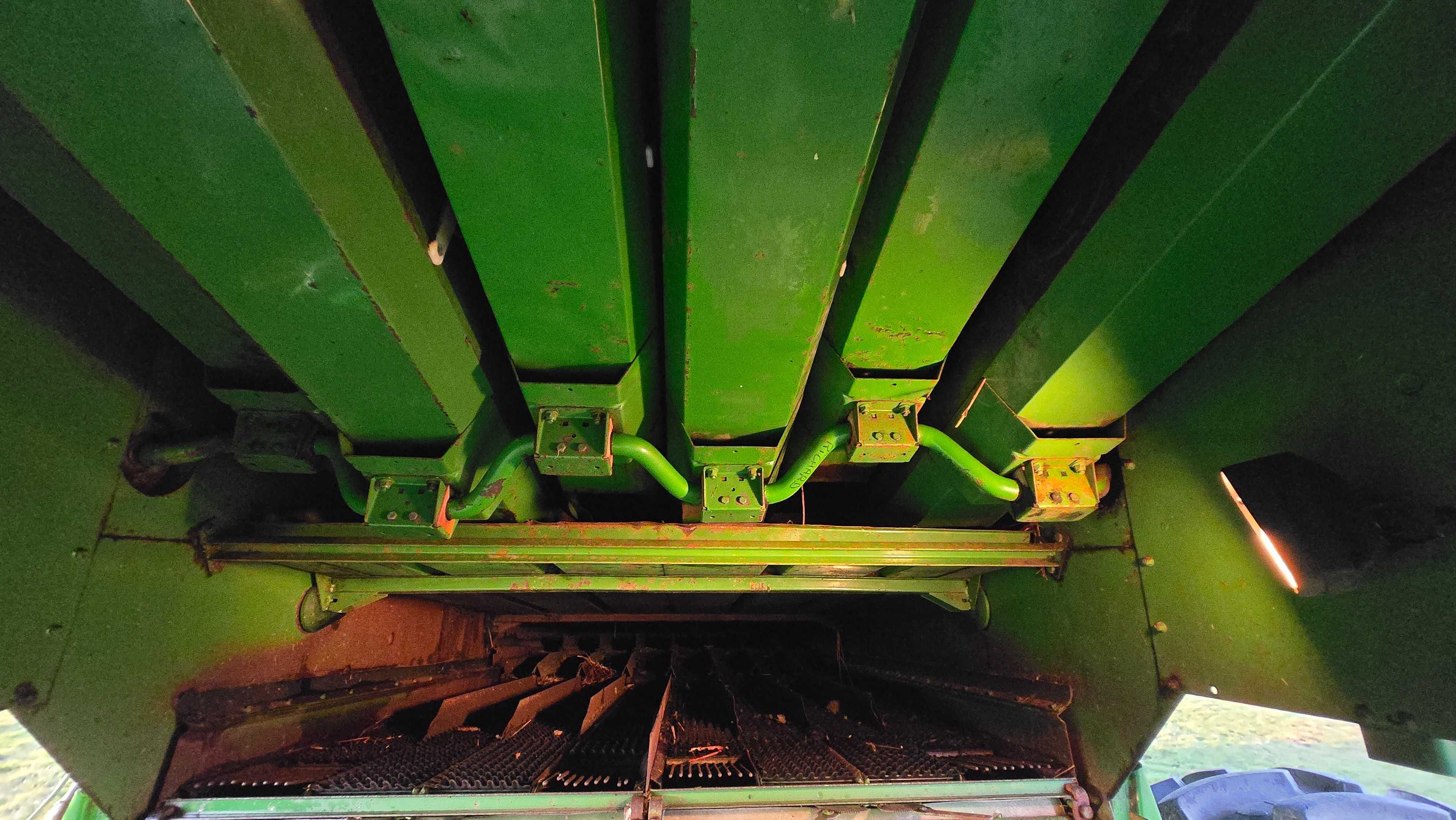 Свіжопривезений john deere 2264 200рік Без жатки $