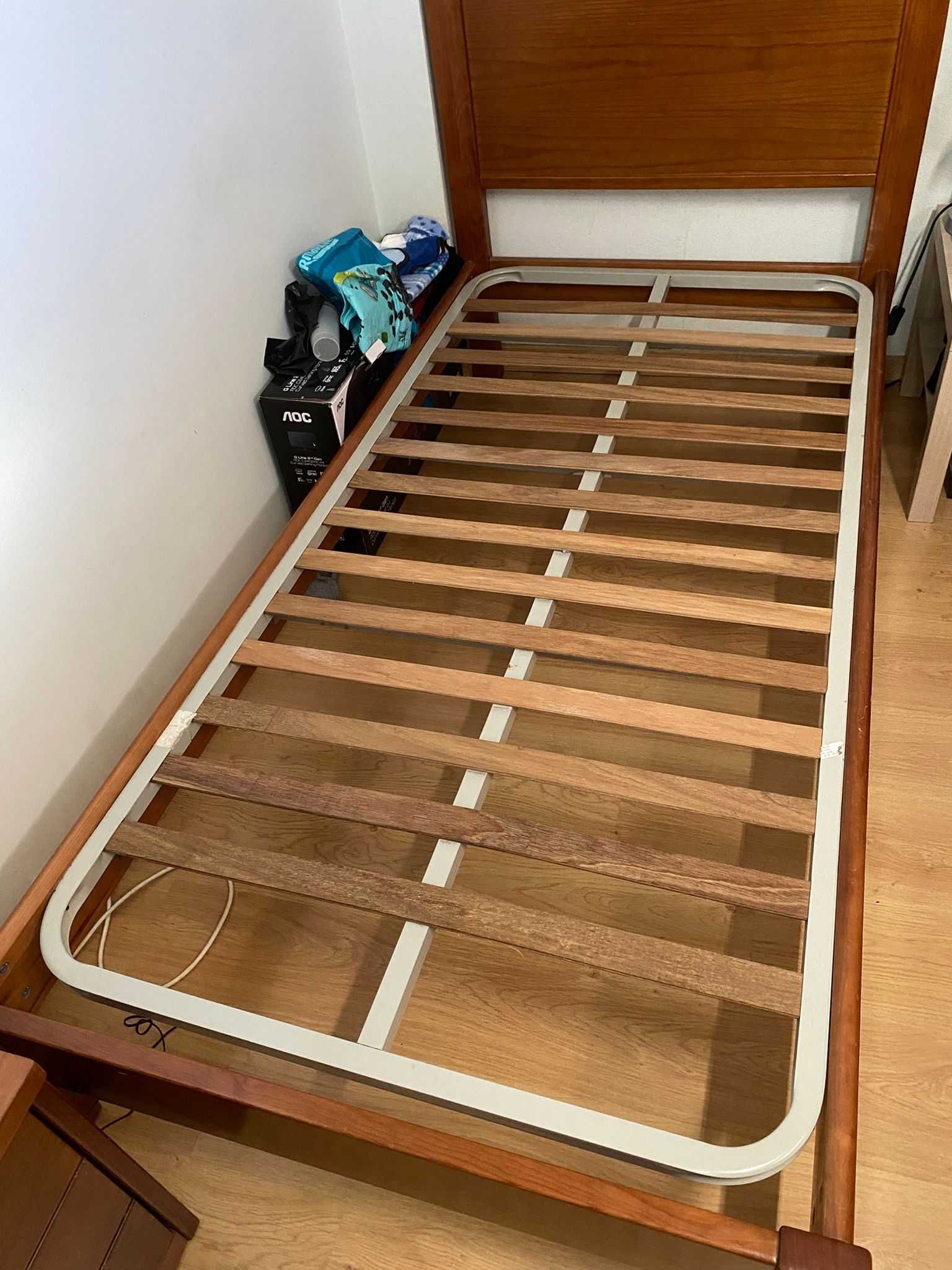 Cama completa + Estrado