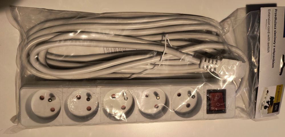 Przedłużacz sieciowy z włącznikiem 5m 5 gniazdek Blow Nowy