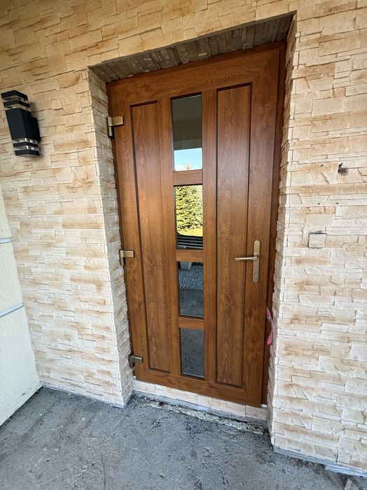 Sprzedam drzwi wejściowe zewnętrzne lewe