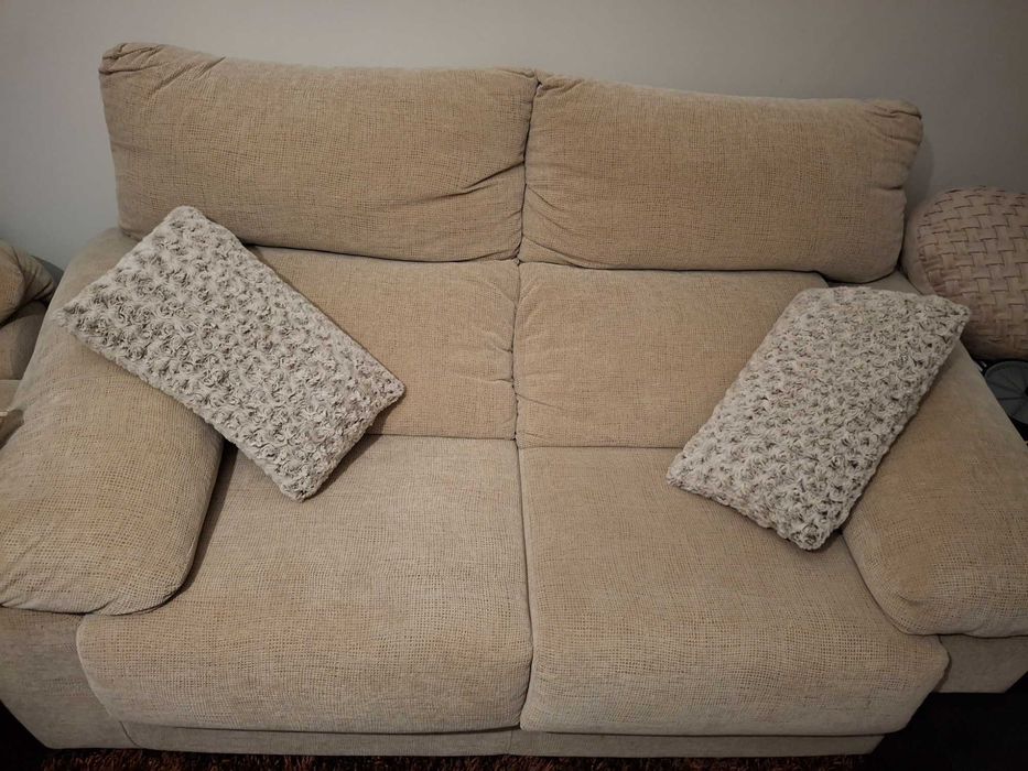 Sofá como novo, com tecido lavável