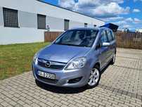Opel Zafira 1.8 benzyna 140 Km Cosmo Model poliftingowy
