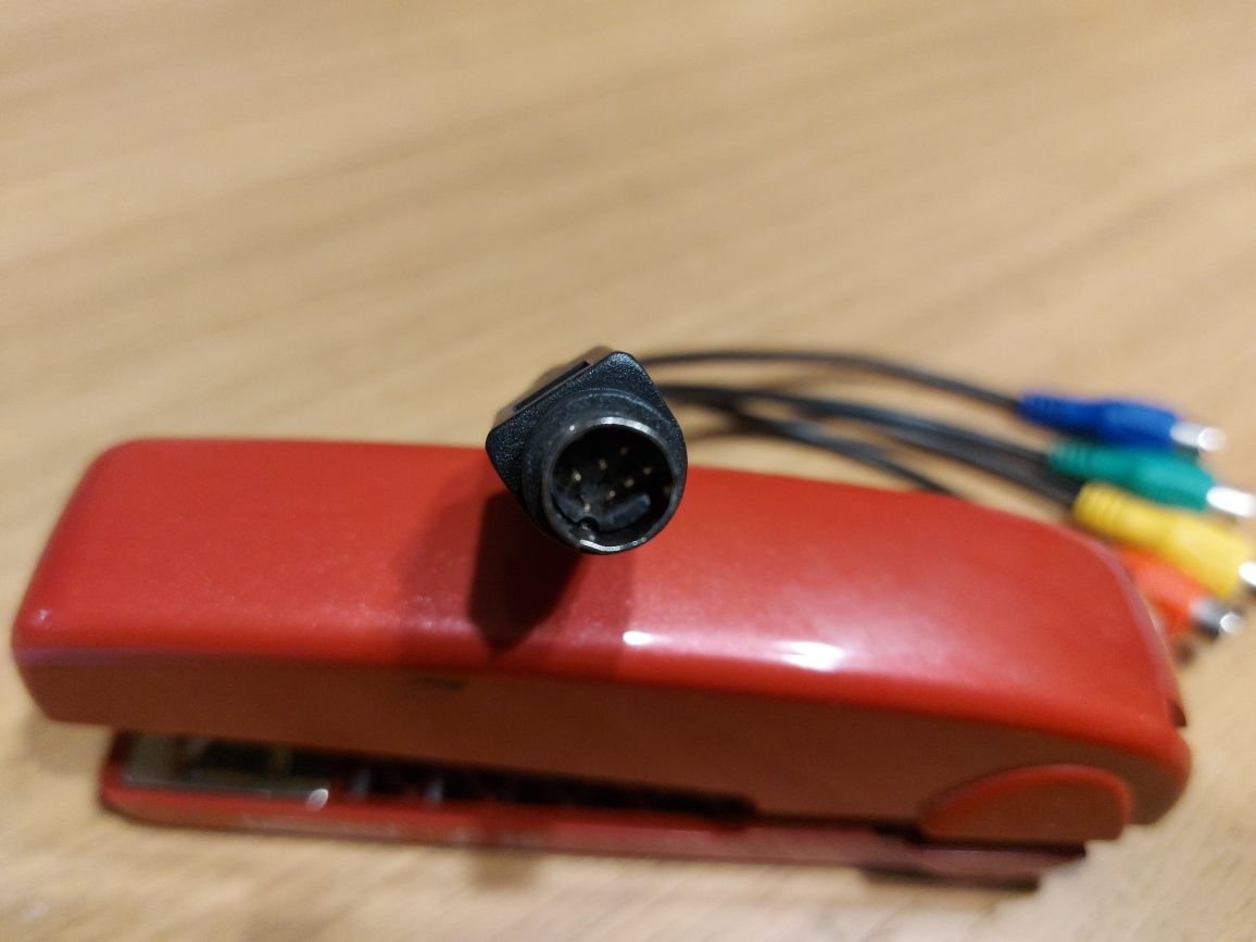 Kabel / przejściówka mini DIN 7 pin do 4x RCA 0,2m