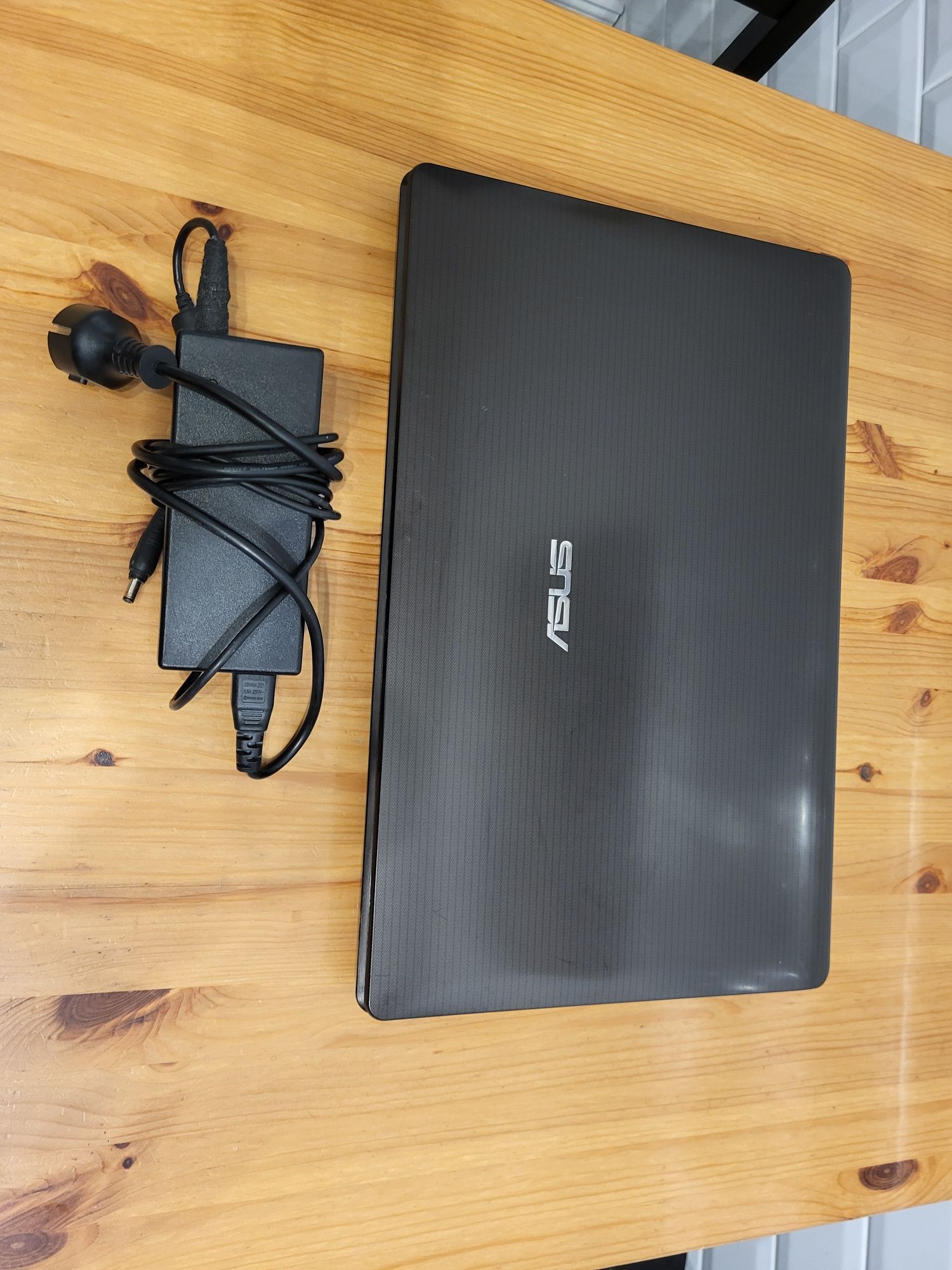 Laptop ASUS X93S RAM 16GB HD 1 TB