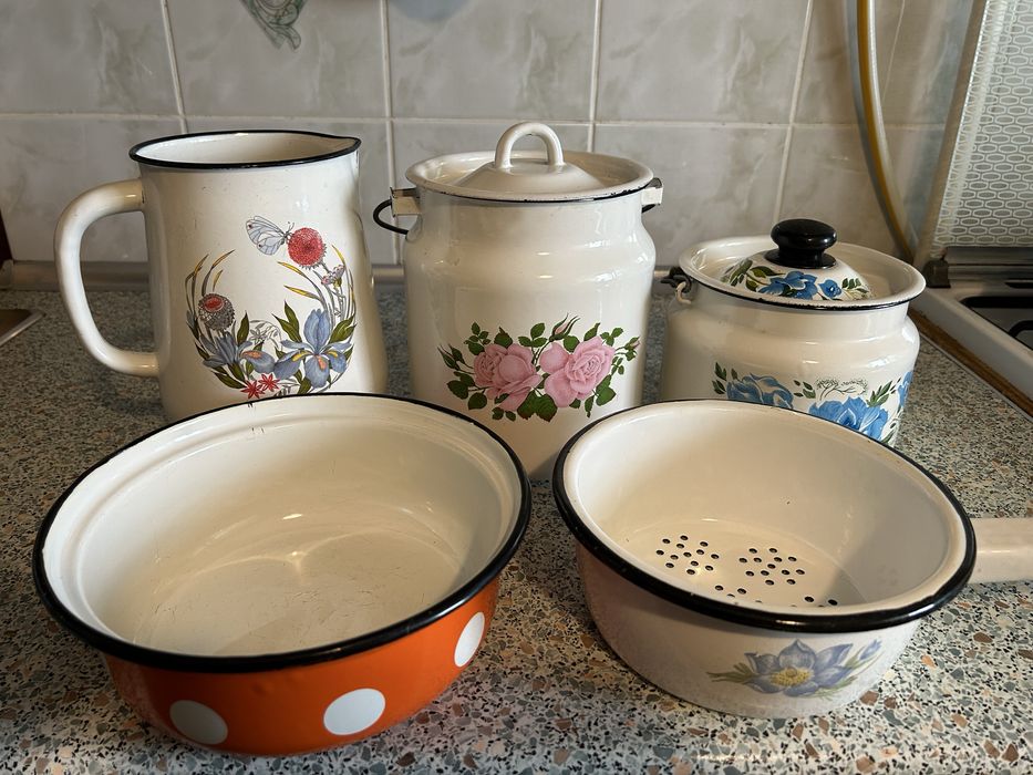 Продаются кастрюли  и эмалированная посуда