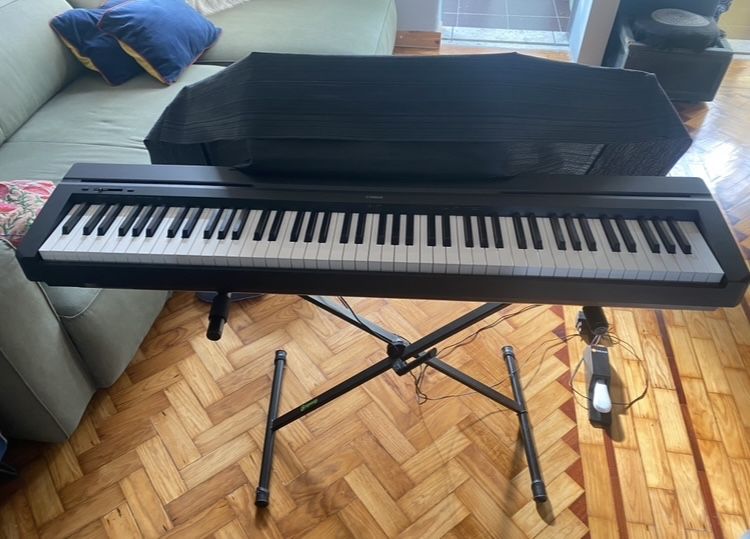 Piano digital Yamaha p45