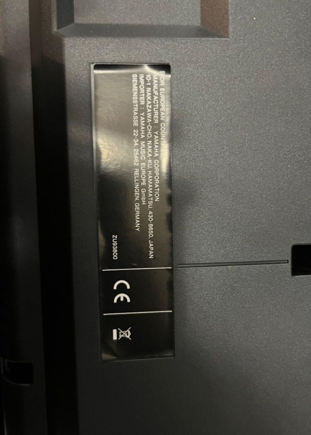 Keyboard- Yamaha EZ220