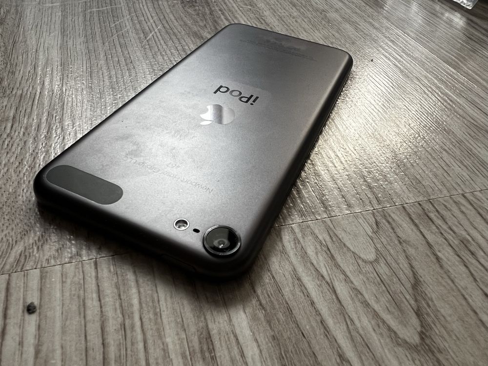 Плеер Apple iPod touch 6 a1574