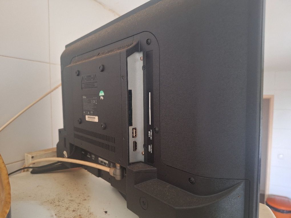 Televisao Qilive em optimo estado com comando