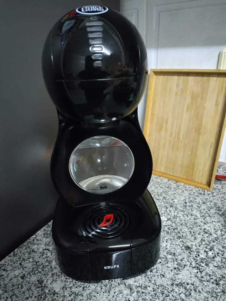 Máquina de Café Dolce Gusto com 1 ano e 5 meses de Garantia
