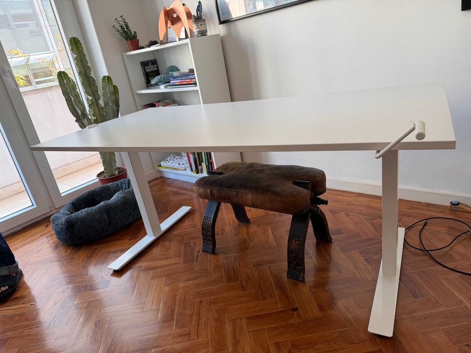 Ikea TROTTEN mesa de pé