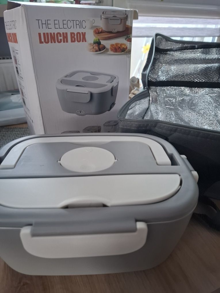 Lunch box podgrzewany