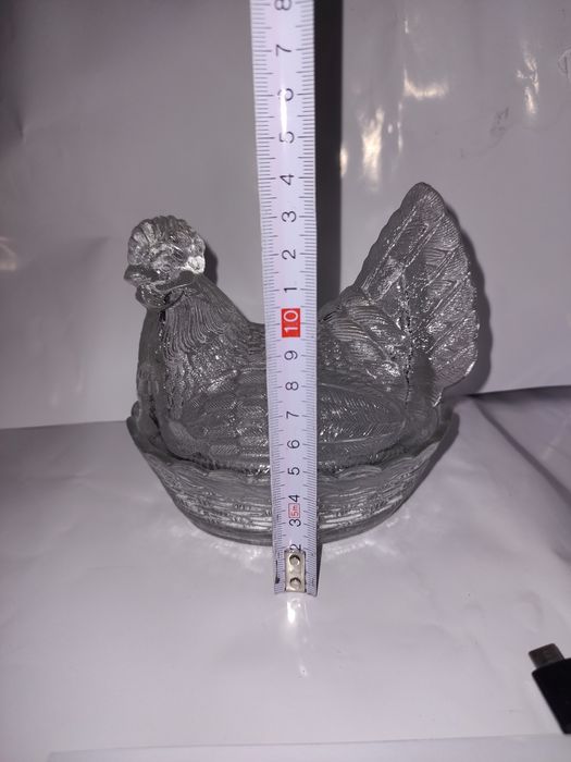 Szklana kura PRL bombonierka