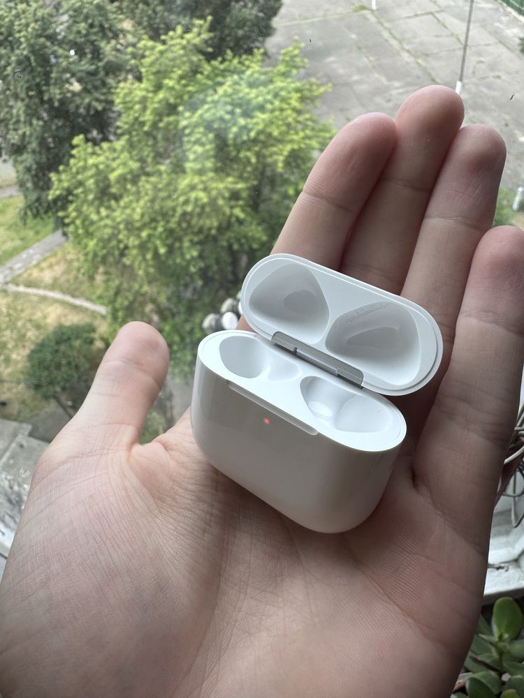 Кейс AirPods 4 Gen модель A3055 A3056 A3059 бокс зарядки case кейс