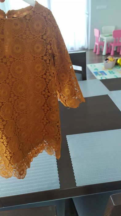 Piękna ażurowa sukienka dziewczęca. Stan idealny. Rozmiar 86. Reserved