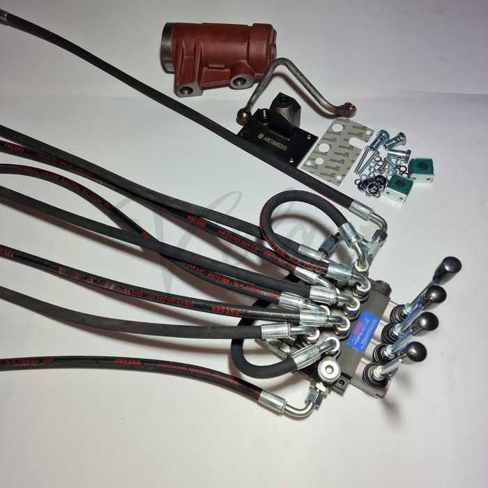 Rozdzielacz 4 Sekcyjny Ursus C-360 Zewnętrzny Do Wywrotu Cylinder