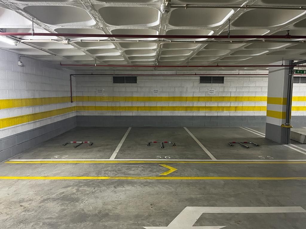 Lugar de estacionamento - Av. de Berlim, Olivais