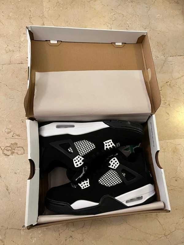 WhiteThunder/Buty_Jordan4_Retro Unisextrampki Rozmiar.44