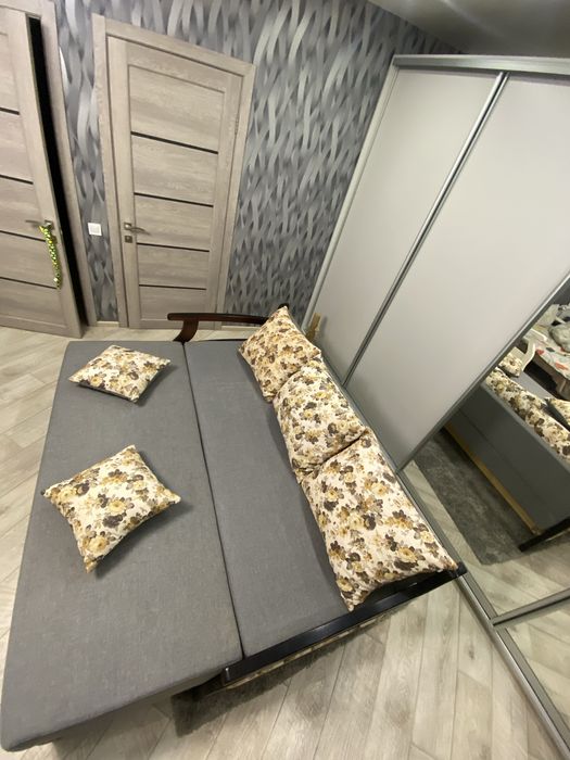 Продам диван у гарному стані б/у